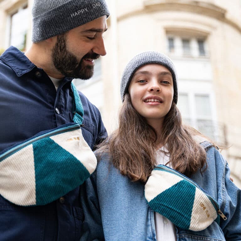 un sac banane adulte pétrole chamaye, porté