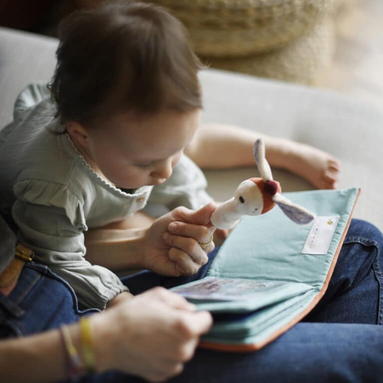 album photo gabin le lapin ebulobo photo avec enfant