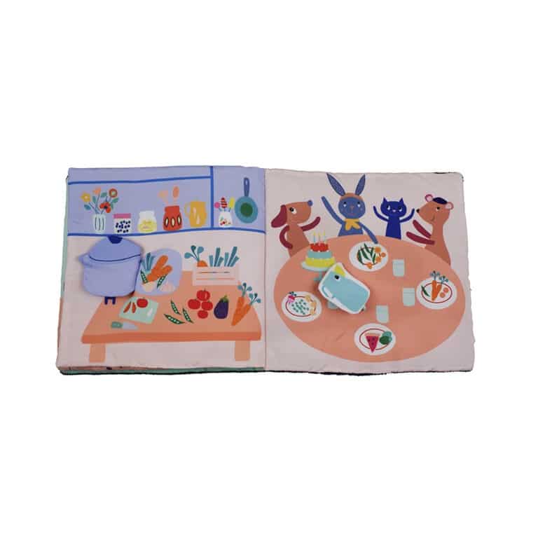 livre du potager a l'assiette détail pages sur fond blanc