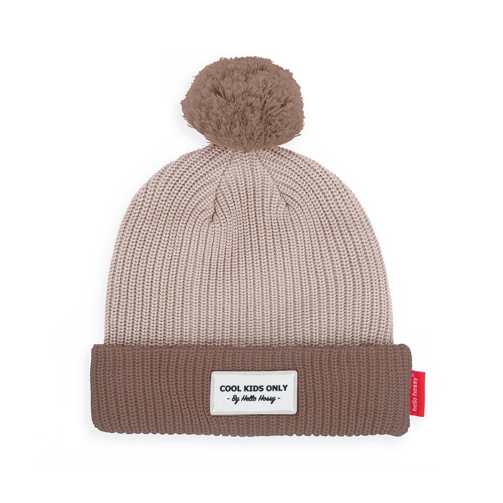 bonnet block coffee hello hossy pour enfant avec pompon sur fond blanc