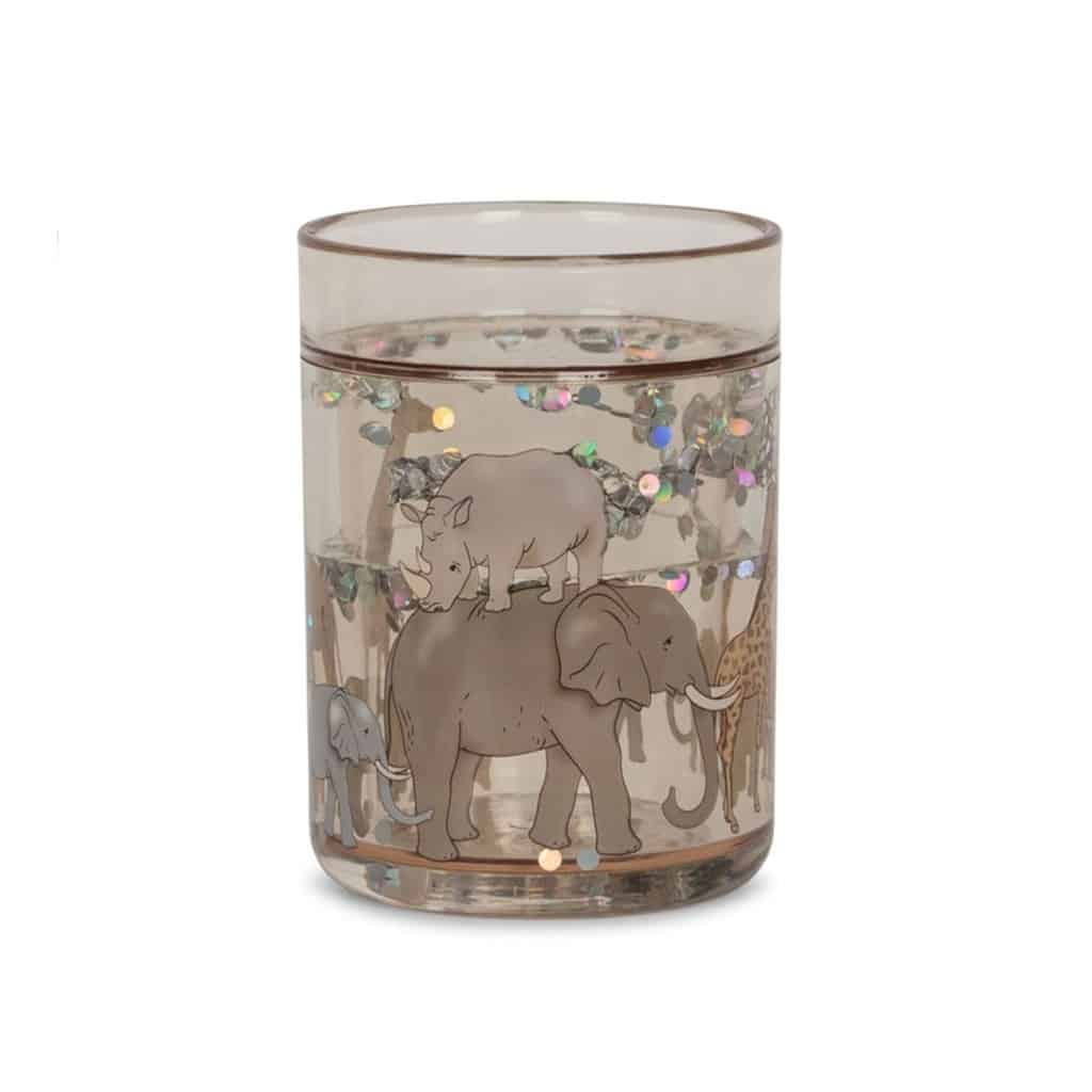 un verre à paillettes safari Konges Slojd, vue de face sur fond blanc