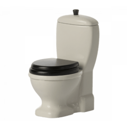 un toilette miniature maileg, vue de face sur fond blanc
