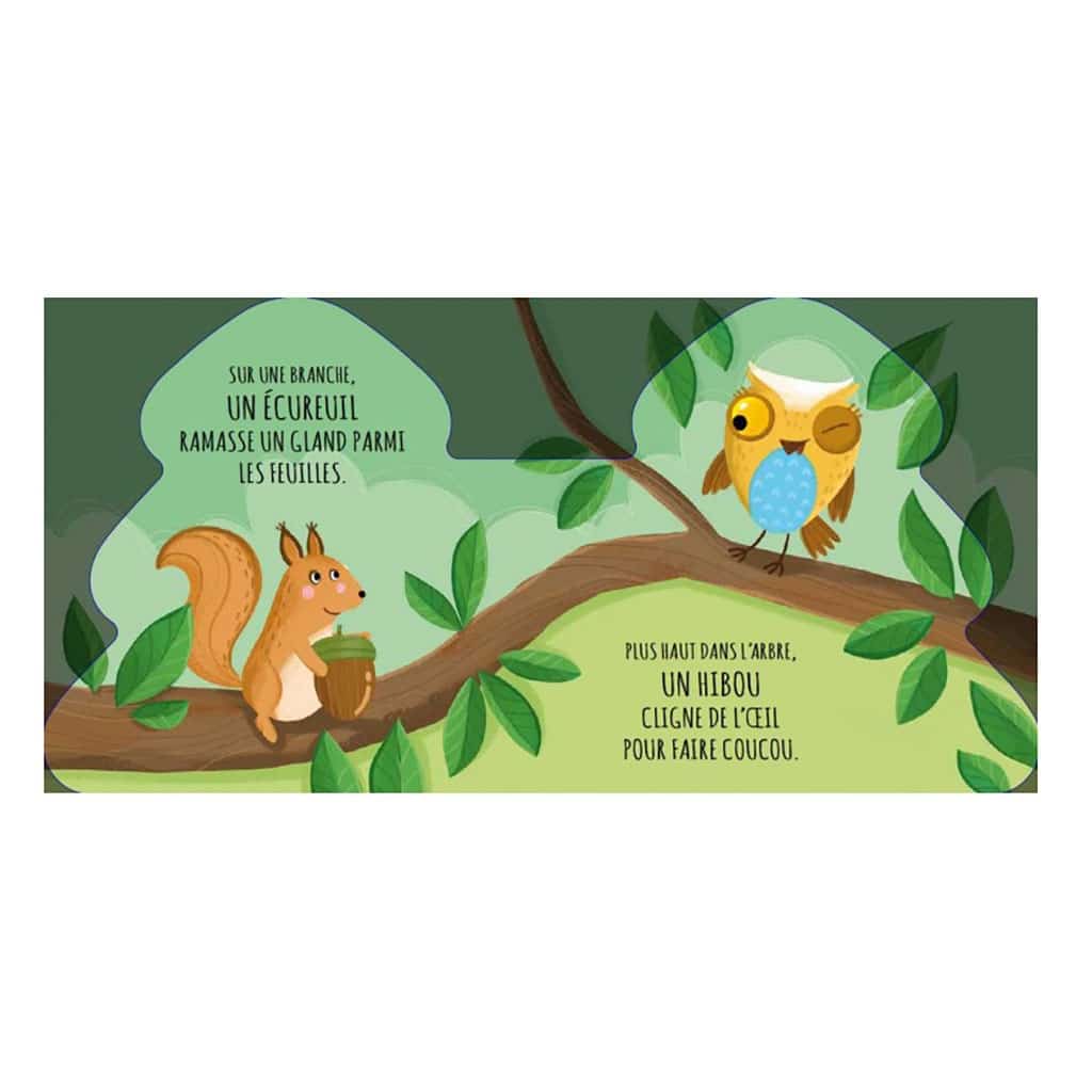 livre en forme de sapin les amis de la forêt sassi page écureuil et hiboux sur fond blanc