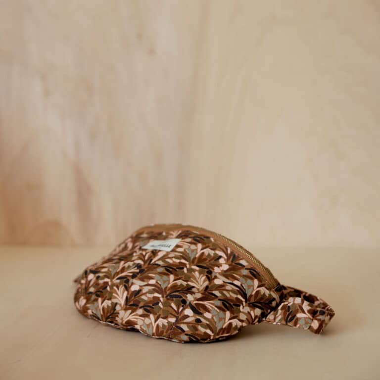 sac banane songe noisette gabrielle paris sur fond bois