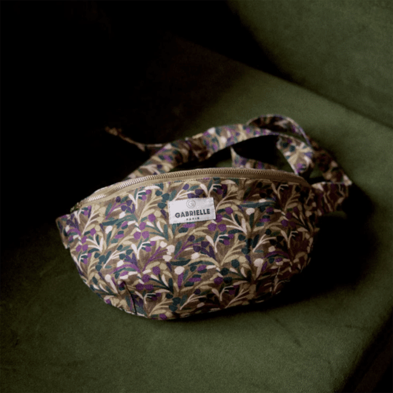 sac banane songe violet gabrielle paris photo sur fauteuil