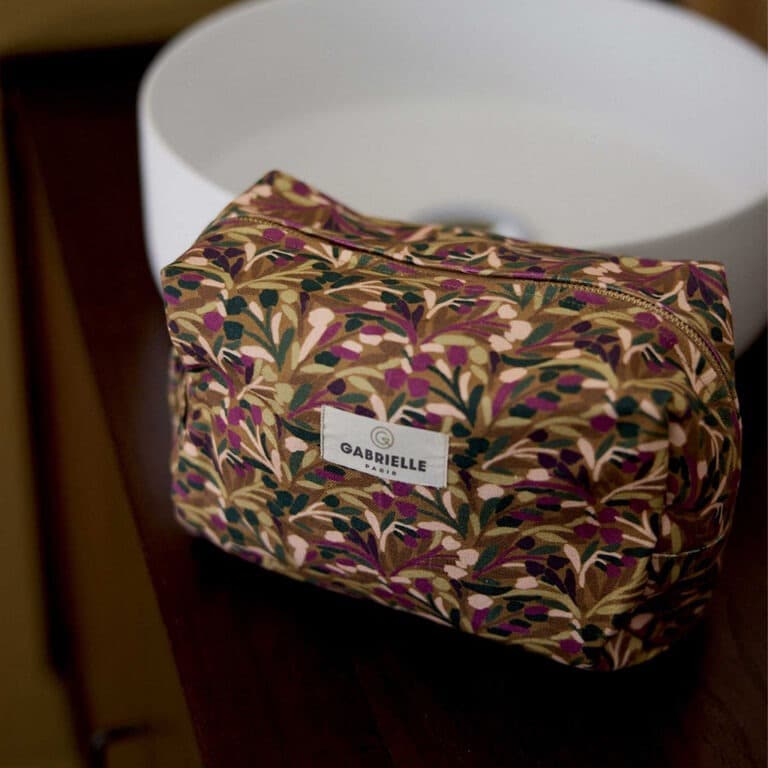 trousse de toilette gabrielle paris songe violet photo ambiance