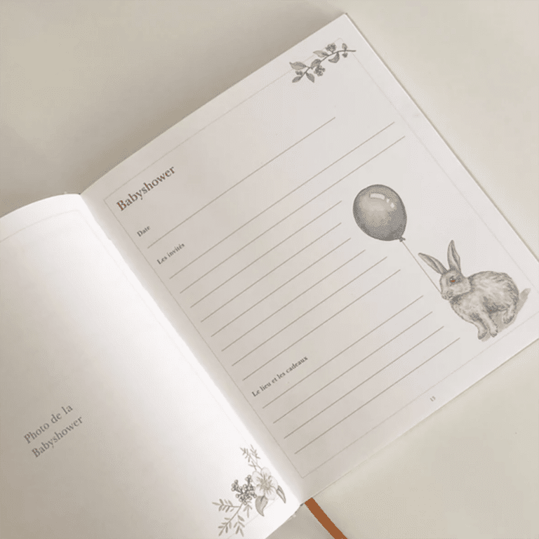 un livre de naissance camcam, ouvert