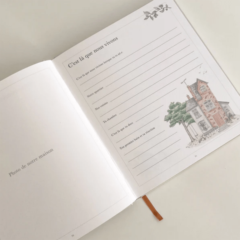 un livre de naissance camcam, ouvert