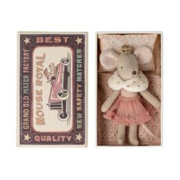 souris princesse dans la boîte
