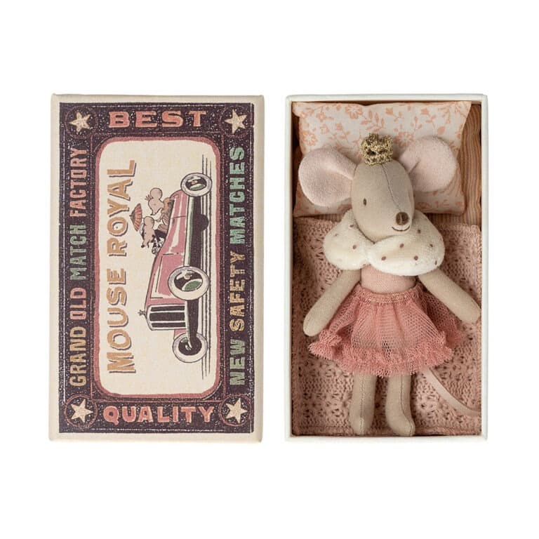 souris princesse dans la boîte