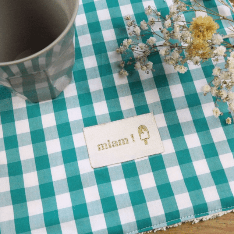 serviette élastique vichy diabolo barnabé aime le café détail tissu