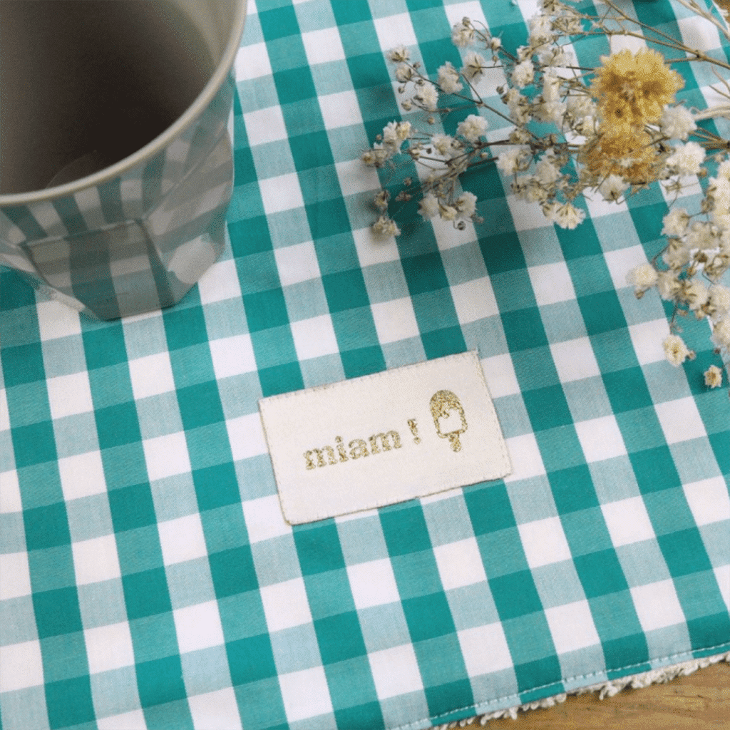 serviette élastique vichy diabolo barnabé aime le café détail tissu