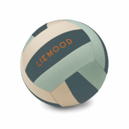 un ballon de volley ball bleu multi mix Liewood, vue de face sur un fond blanc