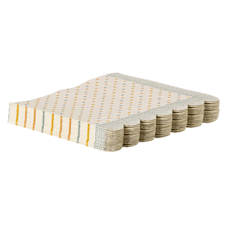 un lot de 16 serviettes maileg à pois, vue de face sur fond blanc