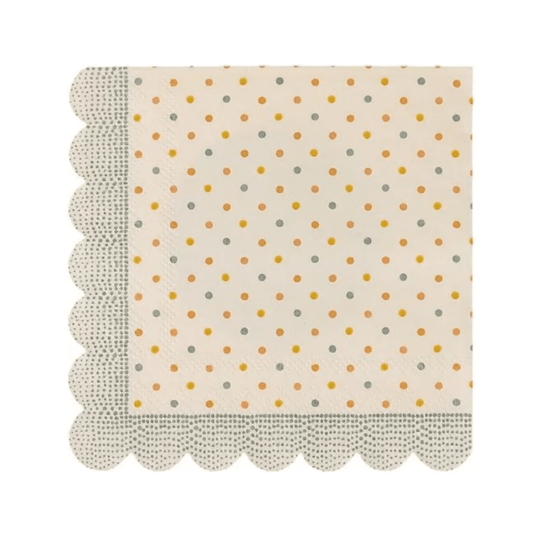 un lot de 16 serviettes maileg à pois, vue de face sur fond blanc