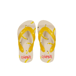 tongs adulte et enfant siesta banana sur fond blanc