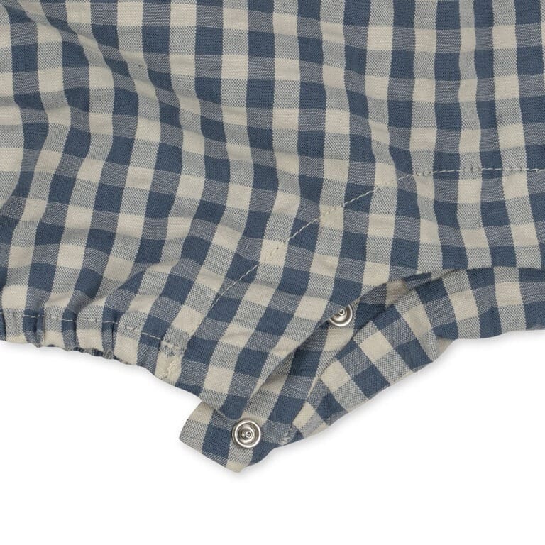 barboteuse kim détail entrejambe