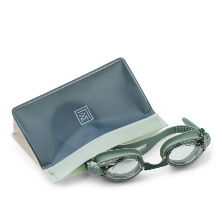 une paire de lunette de natation peppermint Liewood, vue de face sur fond blanc
