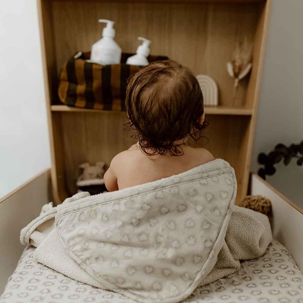 Cape de bain coeur pointillé rose in april