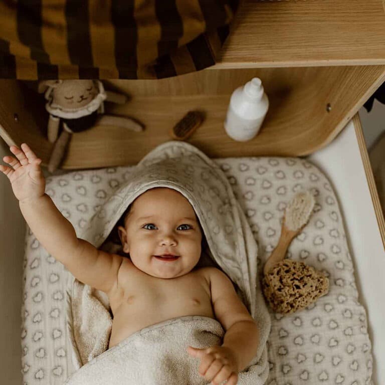 Cape de bain coeur pointillé rose in april