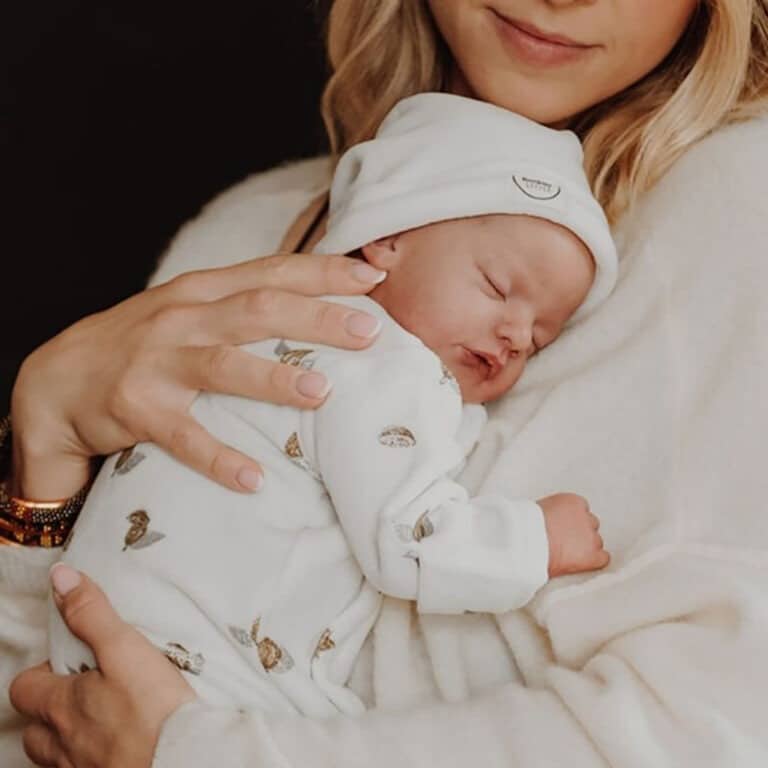 Bonnet en velours crème bonjour little