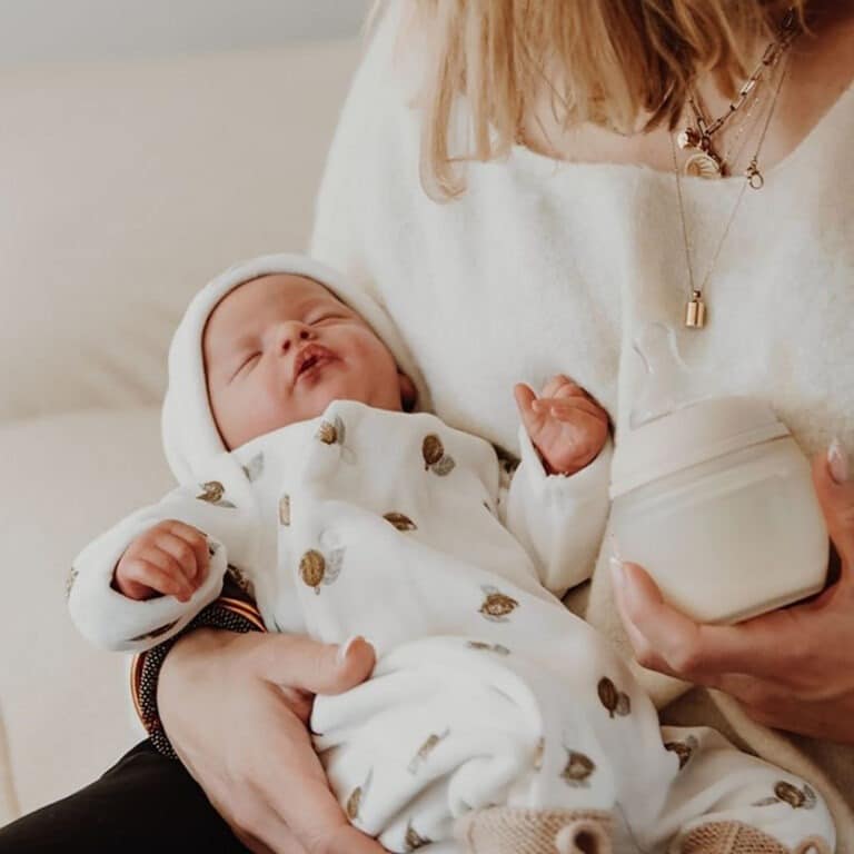 pyjama en velours avec pieds bébé tonka