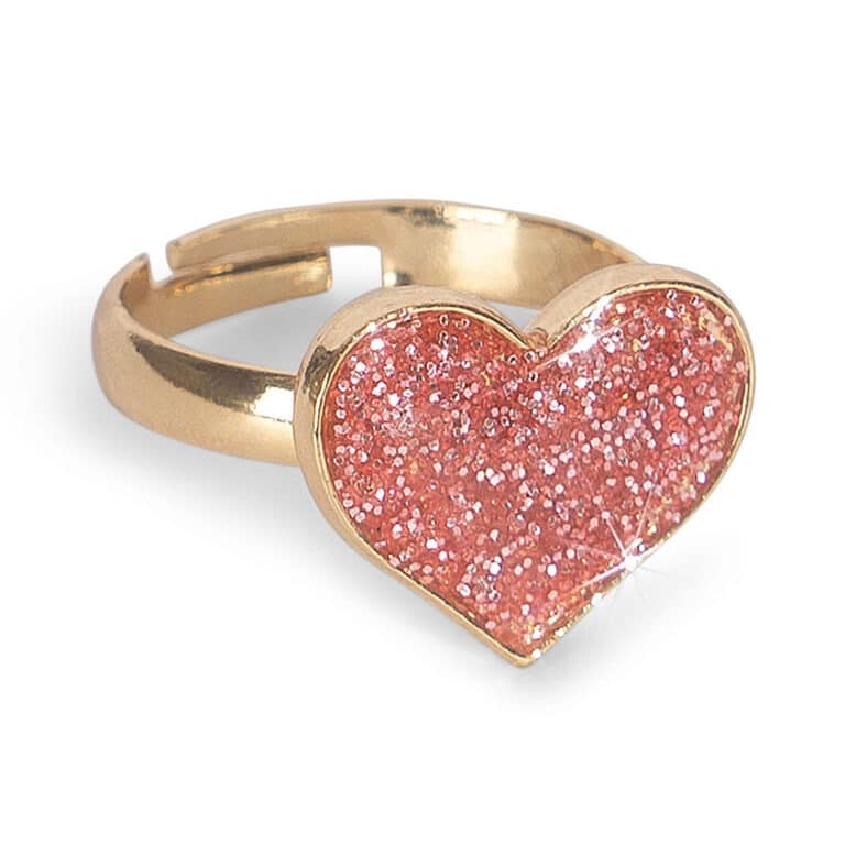 lot 12 bagues fantaisies enfant konges-slojd détail bague cœur sur fond blanc