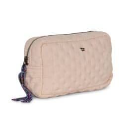 petite trousse de toilette rose cerise konges-slojd sur fond blanc