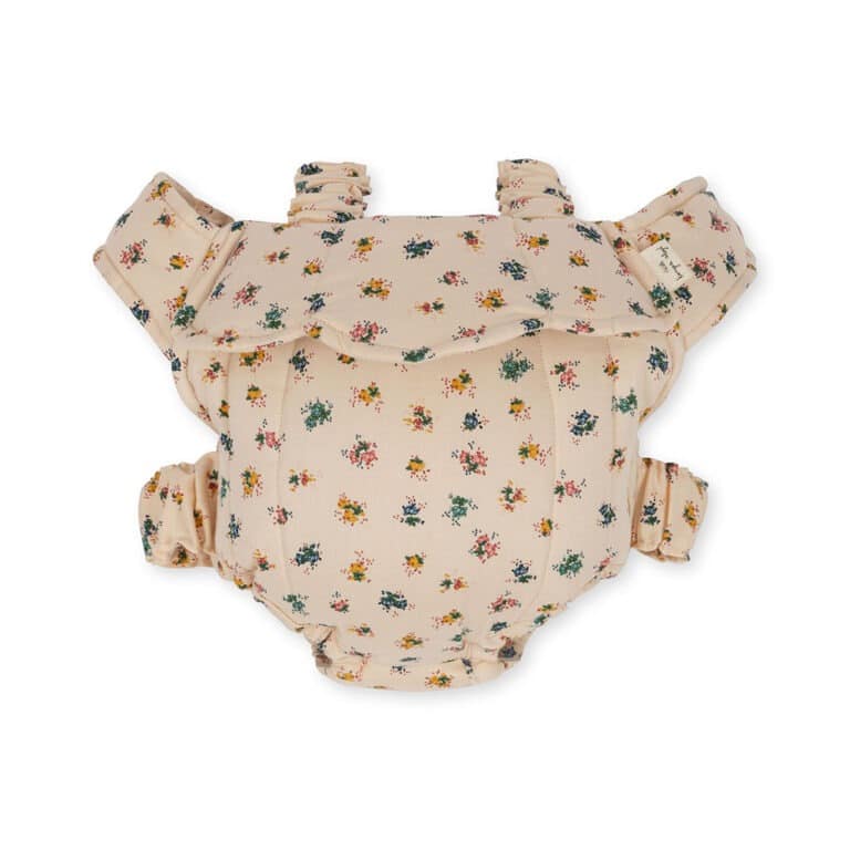 porte poupée fleurs multicolores konges-slojd sur fond blanc