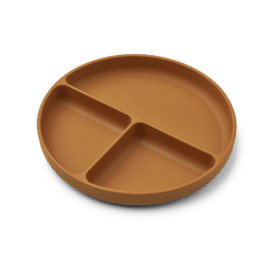 grande assiette en silicone caramel liewood sur fond blanc