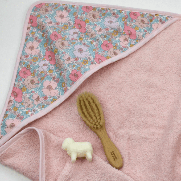 cape de bain sofia barnabé aime le café