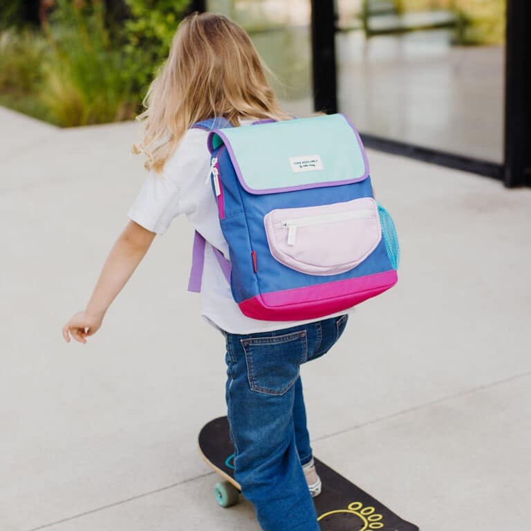 un sac à dos mini anchor Hello hossy, ambiance