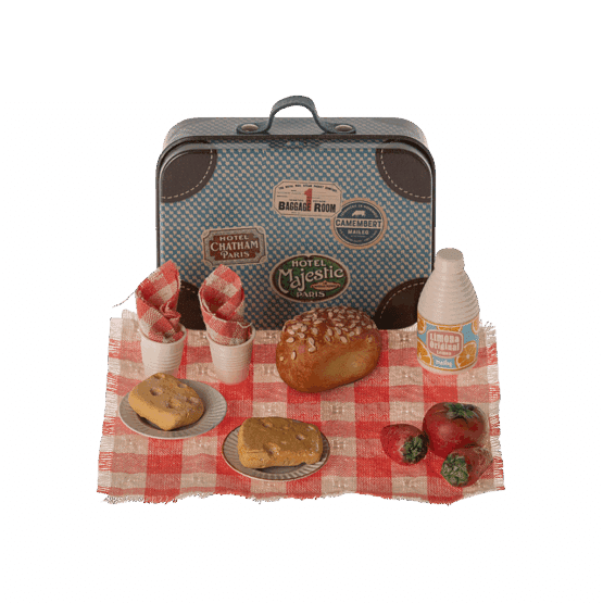 set de pique-nique souris maileg sur fond blanc