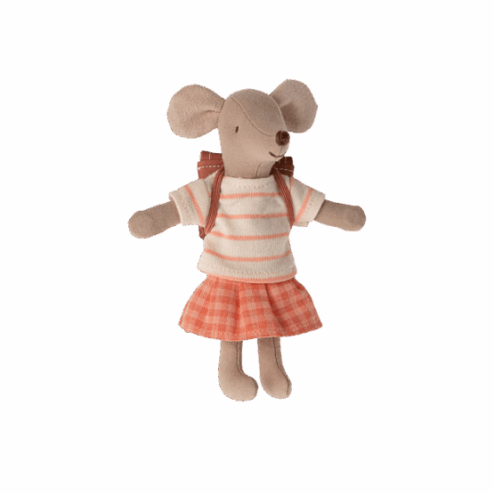 souris big sister corail maileg sur fond blanc