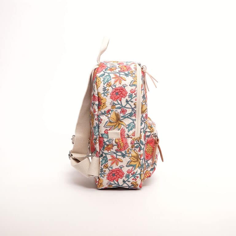 un sac à dos édition limitée Louise Misha de chez Jojofactory, vue de côté sur fond blanc