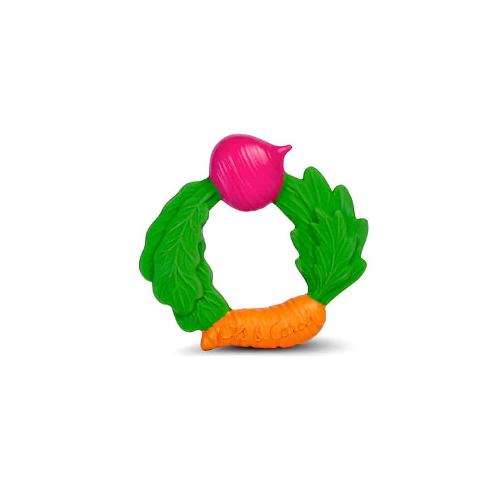 un anneau de dentition légumes Oli&Carol, vue de face sur fond blanc