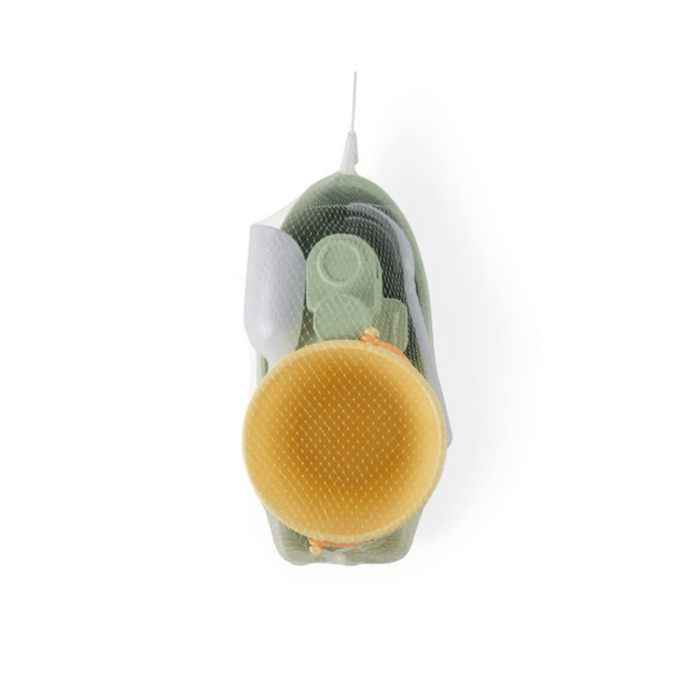 jeu de plage bateau et accessoires pastel dantoy vue de haut sur fond blanc