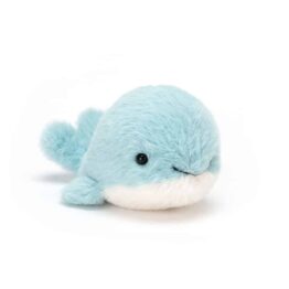 mini doudou baleine bleu clair jellycat sur fond blanc