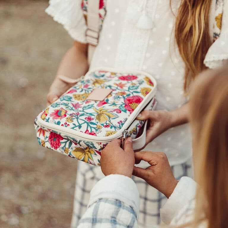 un sac isotherme Louise Misha de la marque Jojofactory, ambiance