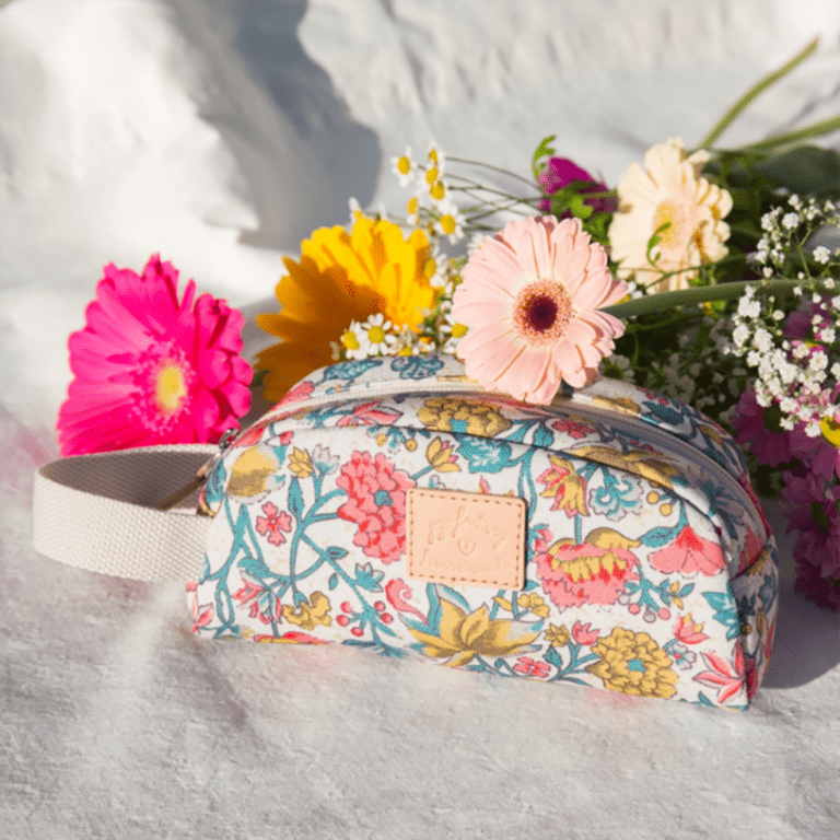 une trousse en collaboration avec Louise Misha de chez Jojofactory, ambiance