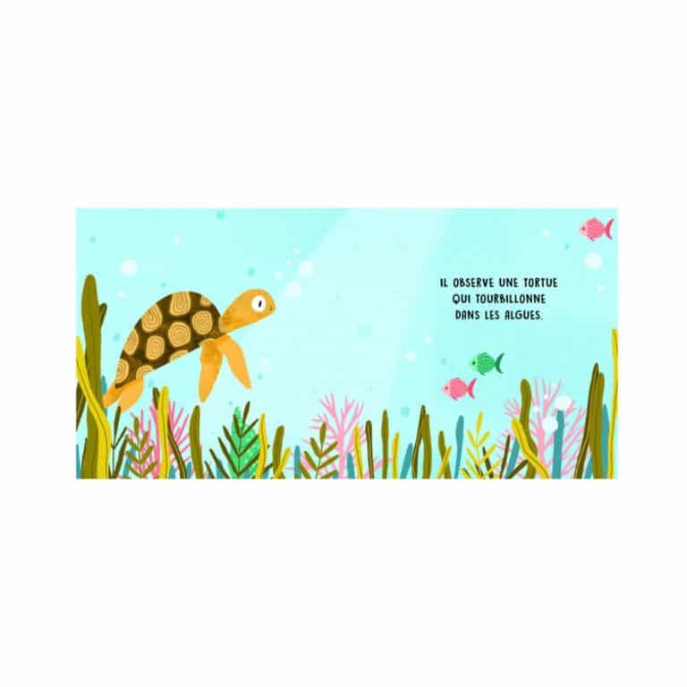 un livre sonore "la mer" de Sassi, ouvert vue de face sur fond blanc