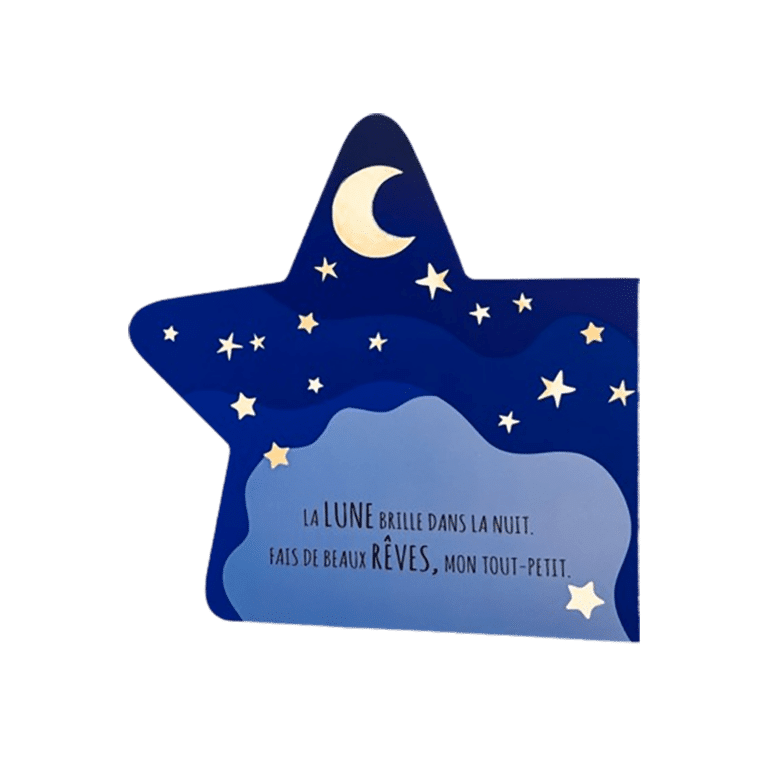 un livre en forme d'étoile bonne nuit de Sassi, ouvert vue de face sur fond blanc