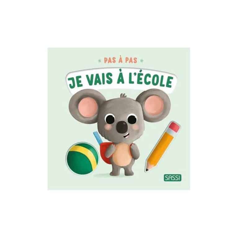 un livre "Pas à pas, je vais à l'école" de Sassi, vue de face sur fond blanc