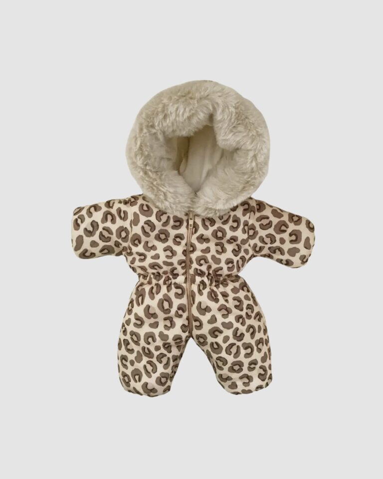 Combinaison Gigi – Léopard – pour poupées Gordis Minikane. De la marque Minikane - Vue de face sur fond gris