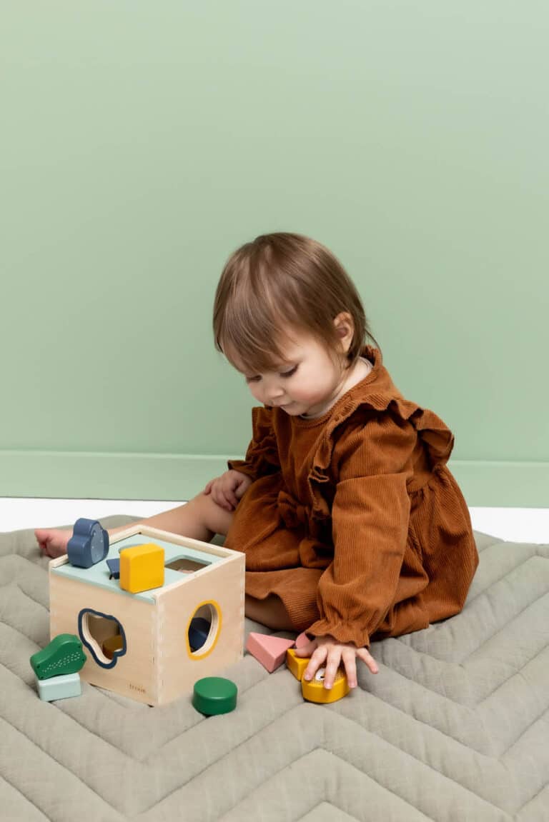 Boîte à formes en bois - Trixie Baby - Ambiance