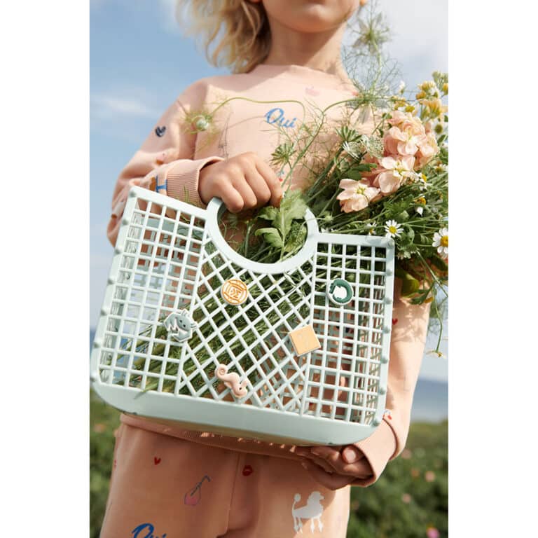 Panier vert menthe avec charms de la marque liewood | Accessoire enfants panier et sac, Magasin de déco et jouets à Vannes