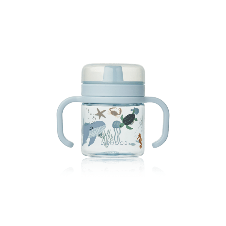 Boutique de jouets pour bébé dans le Morbihan, Little Marmaille, LA référence de l'enfant à Vannes. Tasse Liewood tétine pour bébé