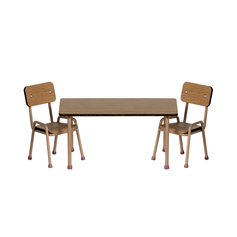 Ensemble table et chaises pour souris et lapins maileg
