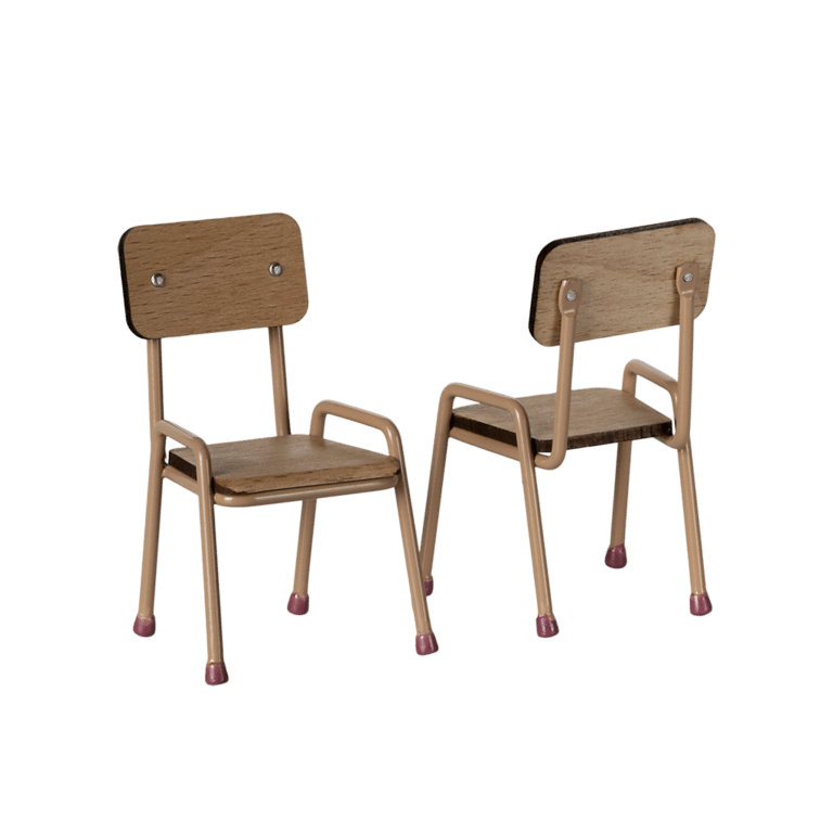 Ensemble table et chaises pour souris et lapins maileg