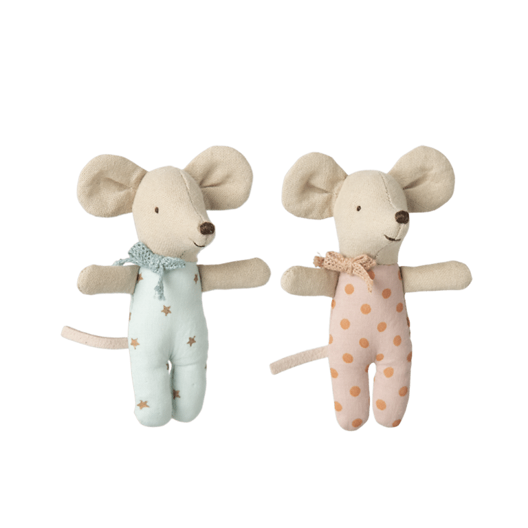 Souris jumeaux dans leur boîte maileg
